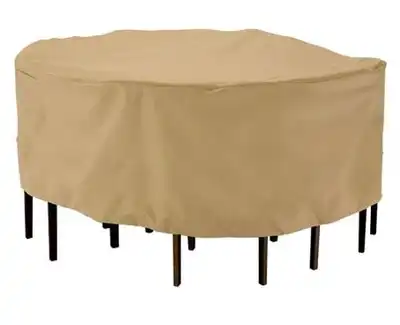 כיסוי לשולחן עם כיסאות